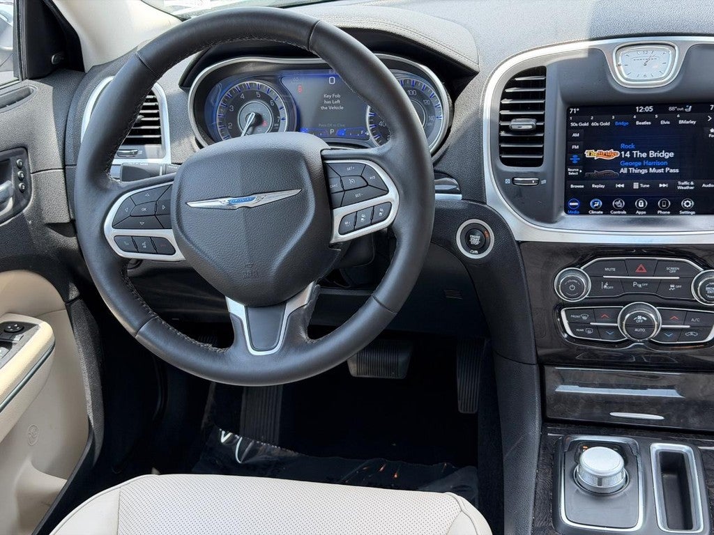 2021 Chrysler 300 Touring L RWD