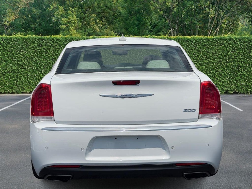 2021 Chrysler 300 Touring L RWD