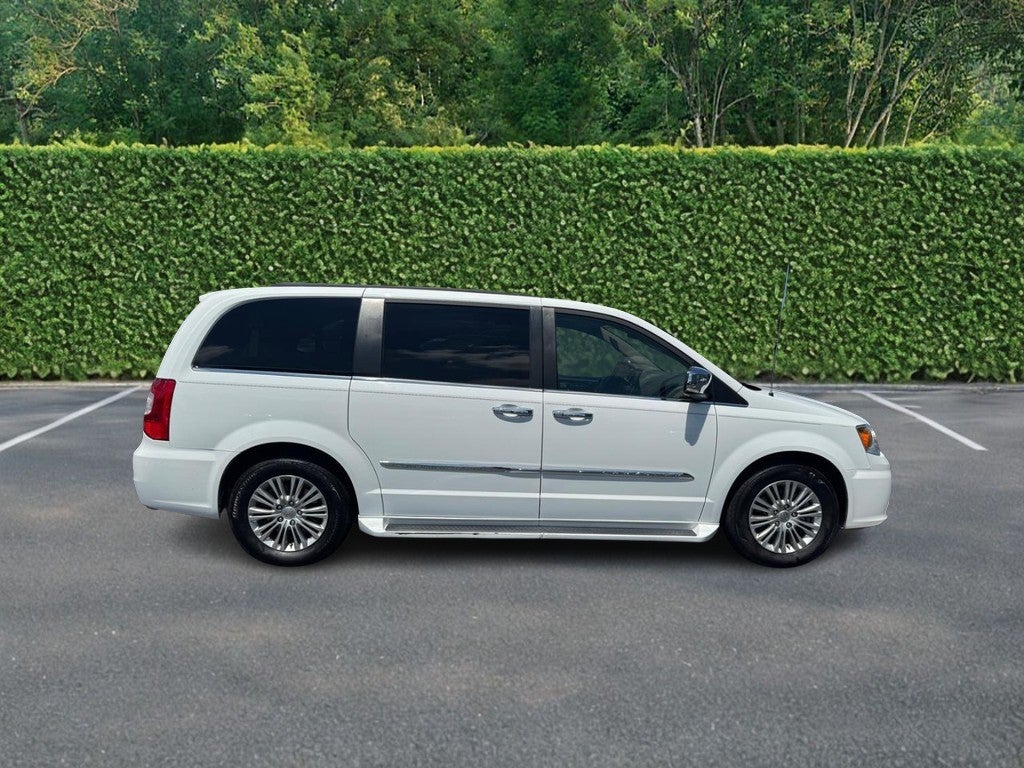 2015 Chrysler Town & Country 4dr Wgn Touring-L