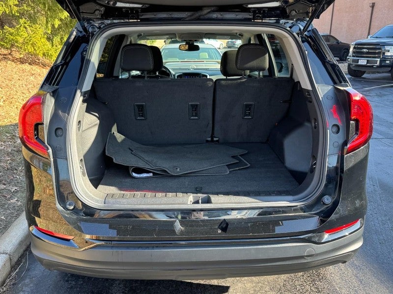 2022 GMC Terrain FWD 4dr SLE