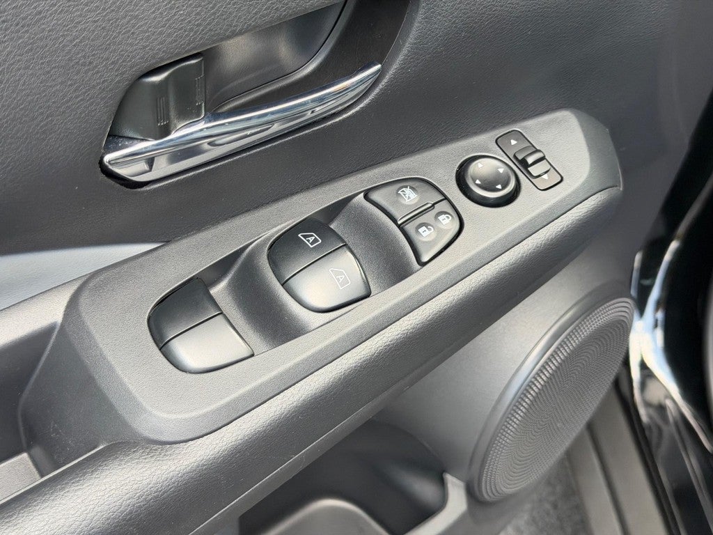 2024 Nissan Kicks SR FWD