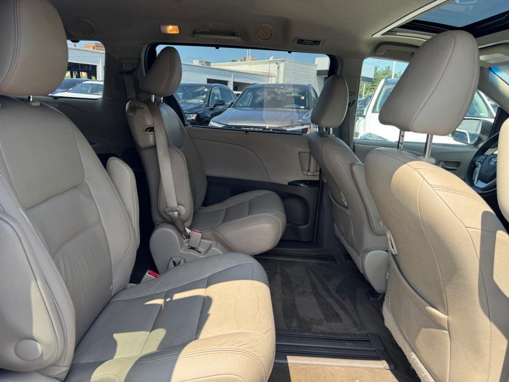 2015 Toyota Sienna 5dr 8-Pass Van XLE FWD (Natl)