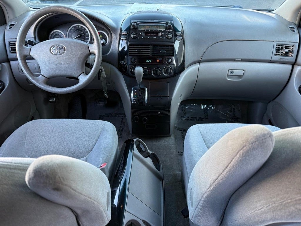 2005 Toyota Sienna 5dr CE FWD 7-Passenger (Natl)