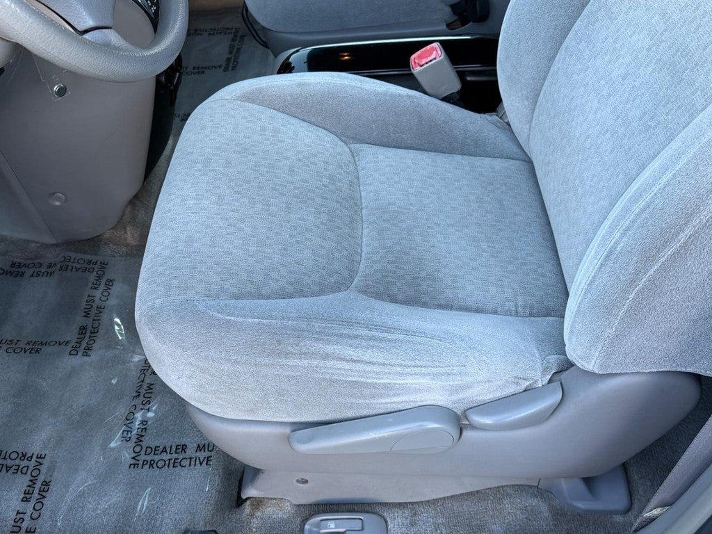 2005 Toyota Sienna 5dr CE FWD 7-Passenger (Natl)