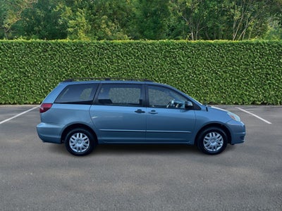 2005 Toyota Sienna 5dr CE FWD 7-Passenger (Natl)