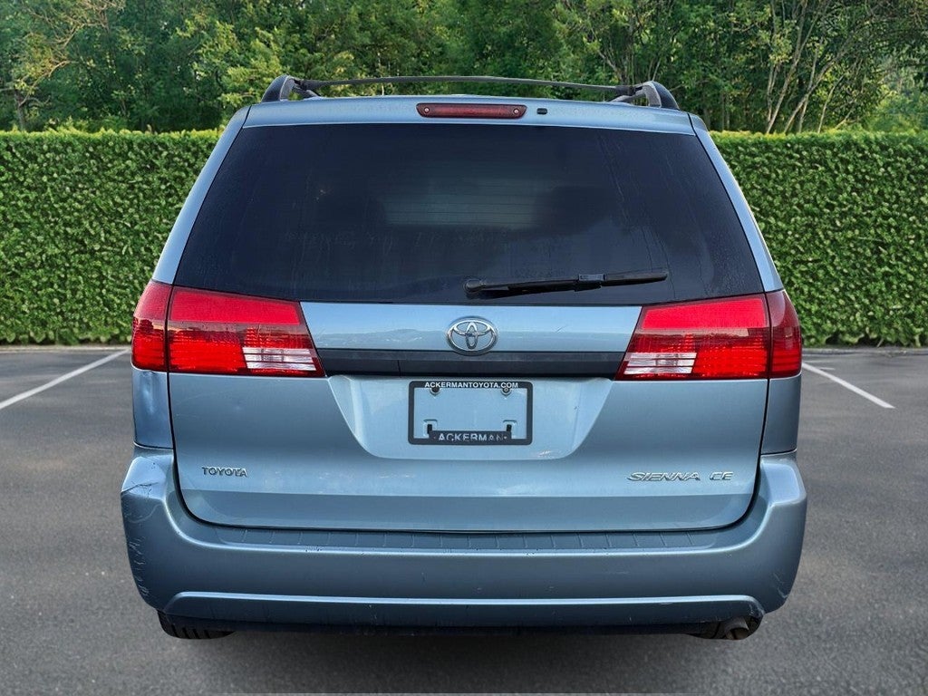 2005 Toyota Sienna 5dr CE FWD 7-Passenger (Natl)
