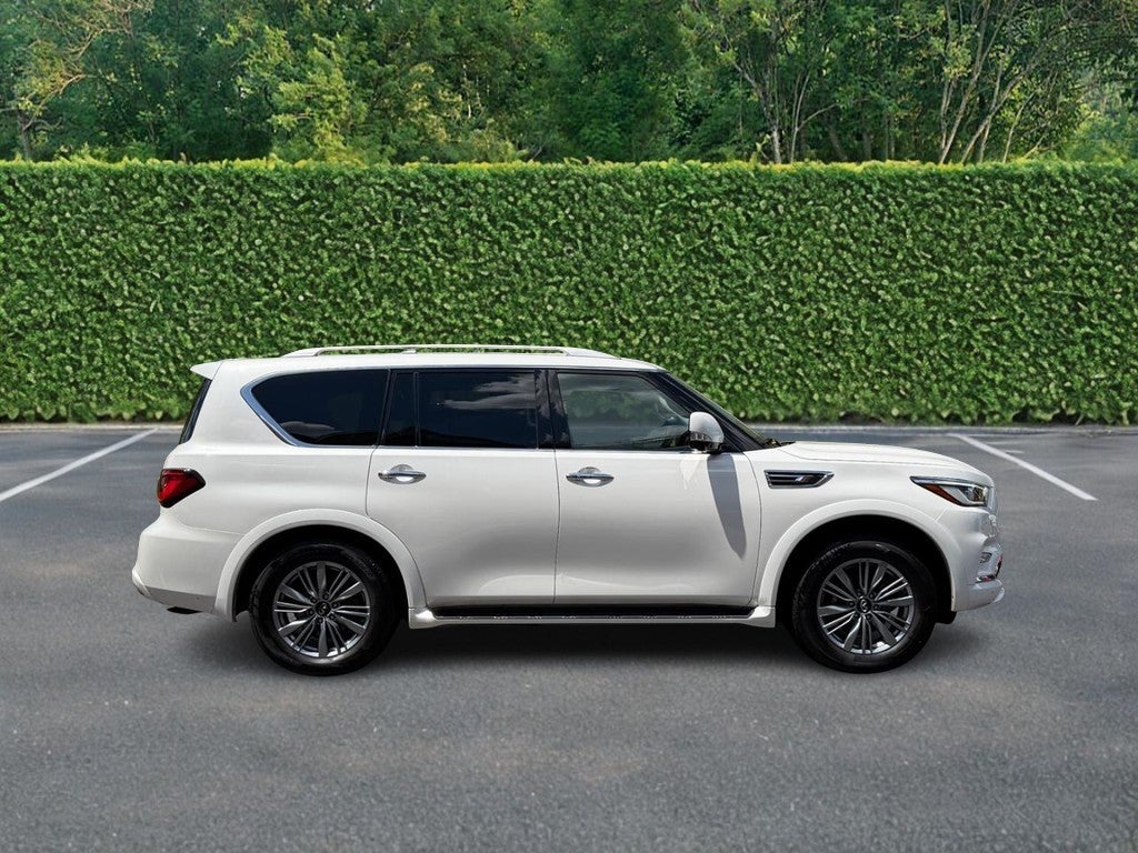 2022 INFINITI QX80 LUXE AWD