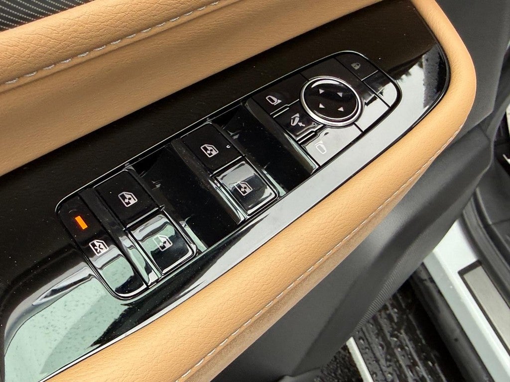 2027 INFINITI QX80 LUXE AWD