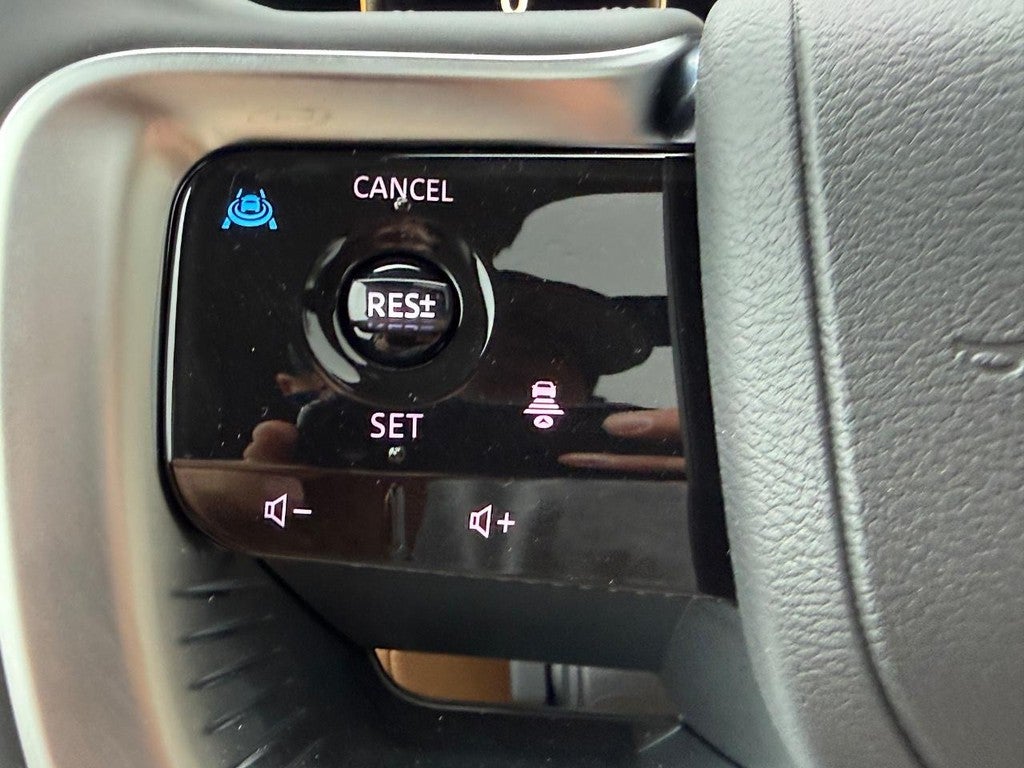 2027 INFINITI QX80 LUXE AWD