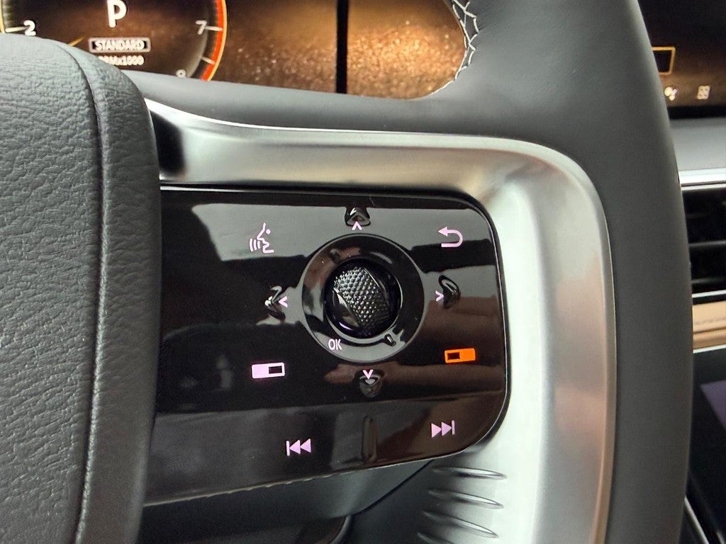 2027 INFINITI QX80 LUXE AWD