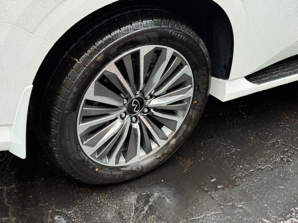 2027 INFINITI QX80 LUXE AWD