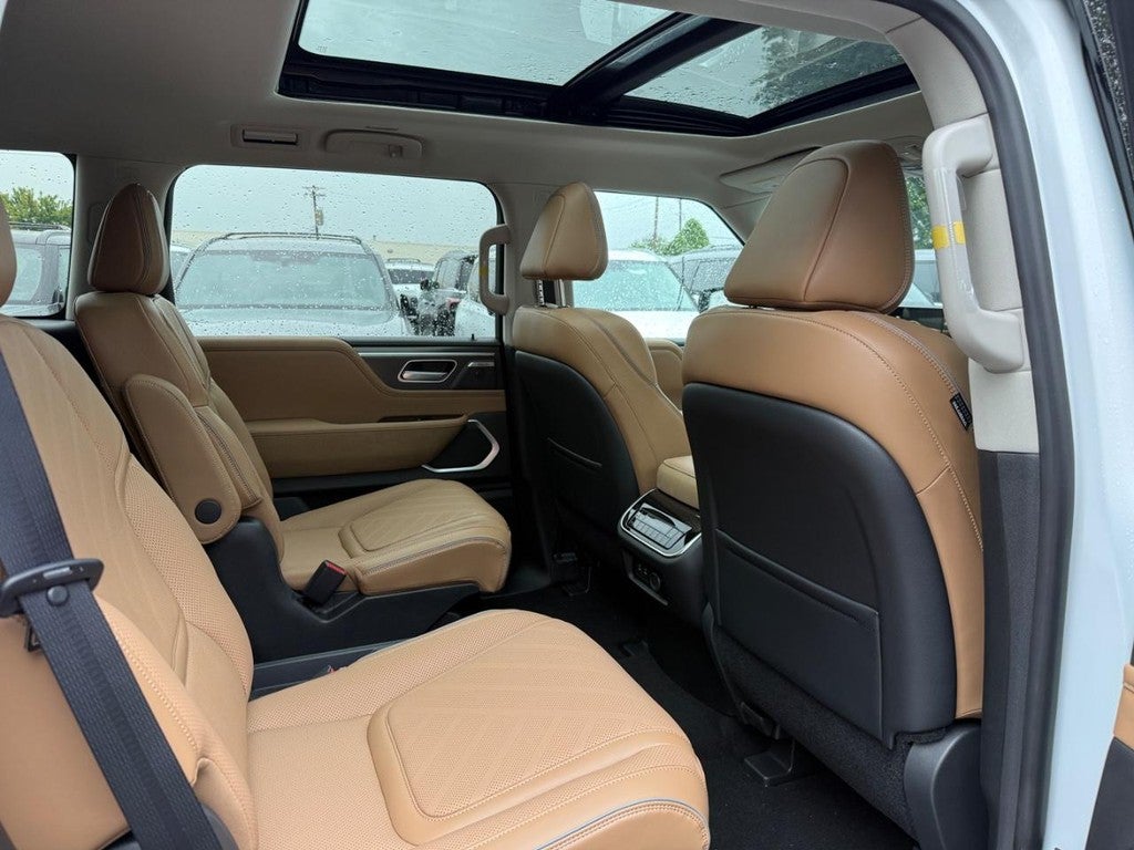 2027 INFINITI QX80 LUXE AWD