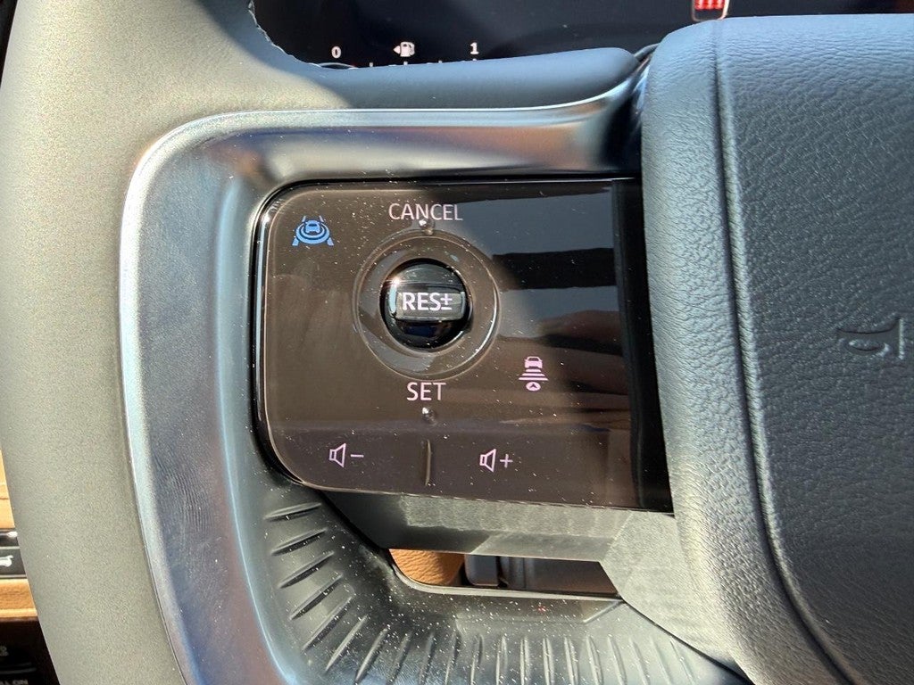 2027 INFINITI QX80 LUXE AWD