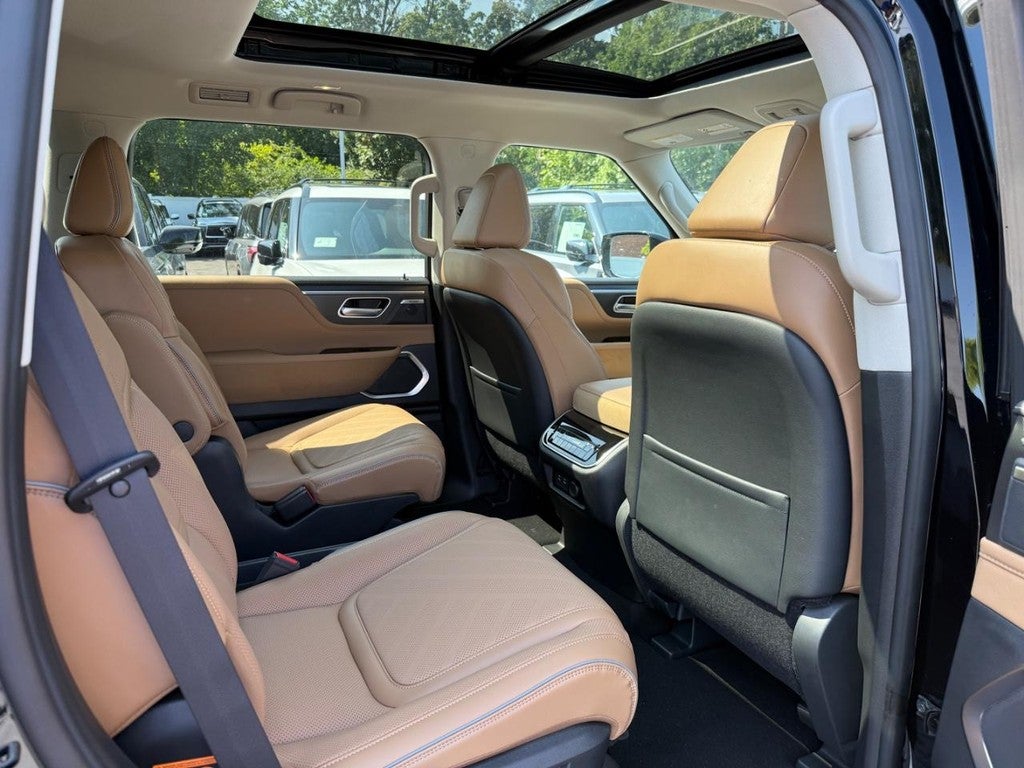 2027 INFINITI QX80 LUXE AWD