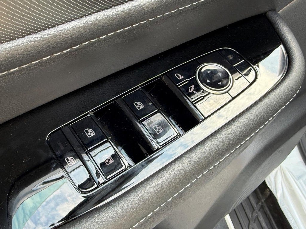 2027 INFINITI QX80 LUXE AWD