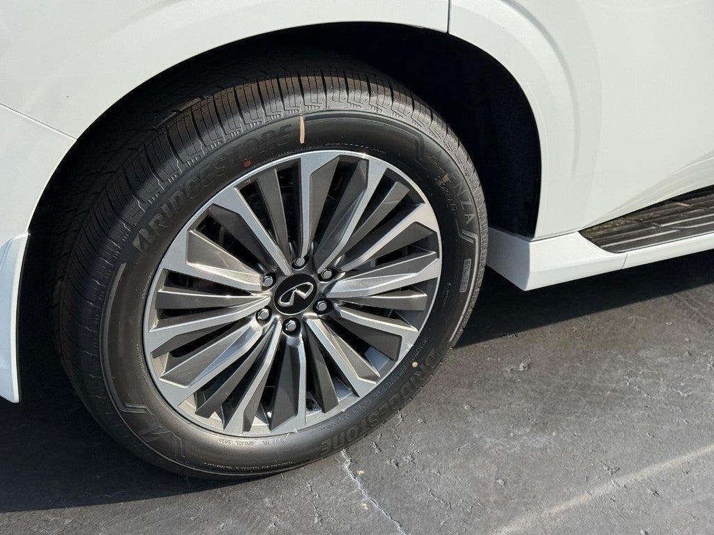 2027 INFINITI QX80 LUXE AWD