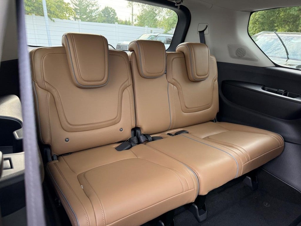 2027 INFINITI QX80 LUXE AWD