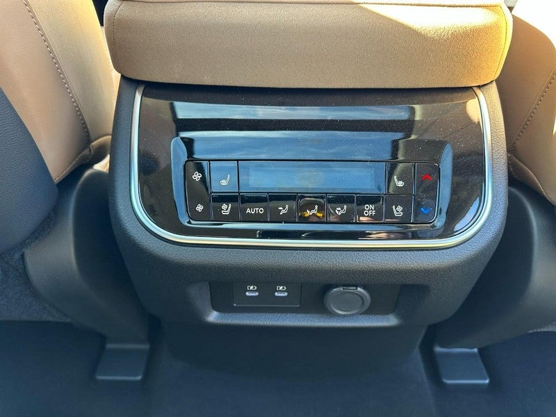 2025 INFINITI QX80 LUXE AWD