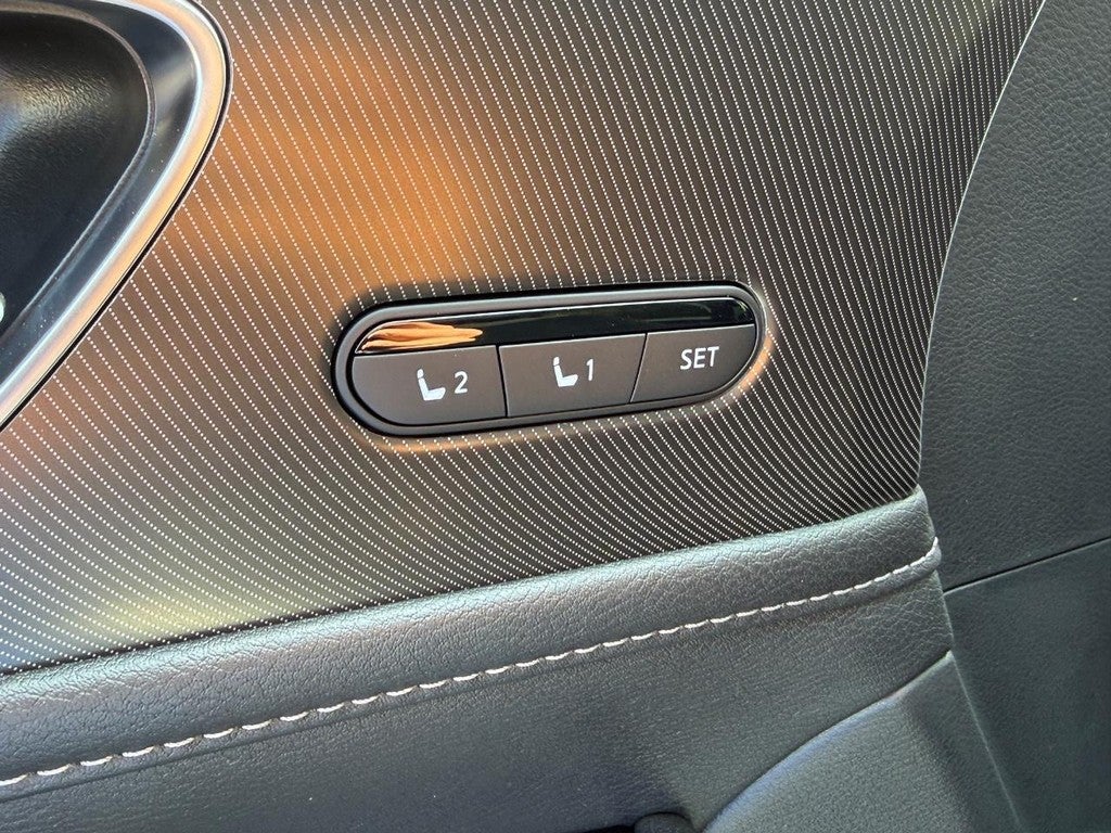 2027 INFINITI QX80 LUXE AWD