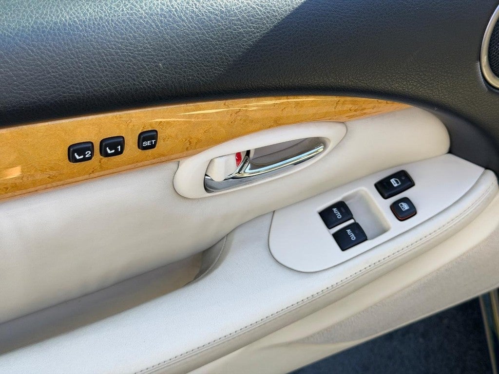 2002 Lexus SC 430 2dr Convertible