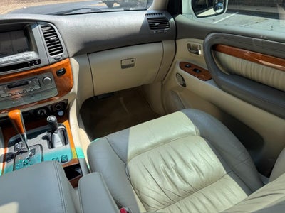 2005 Lexus LX 470 4dr SUV