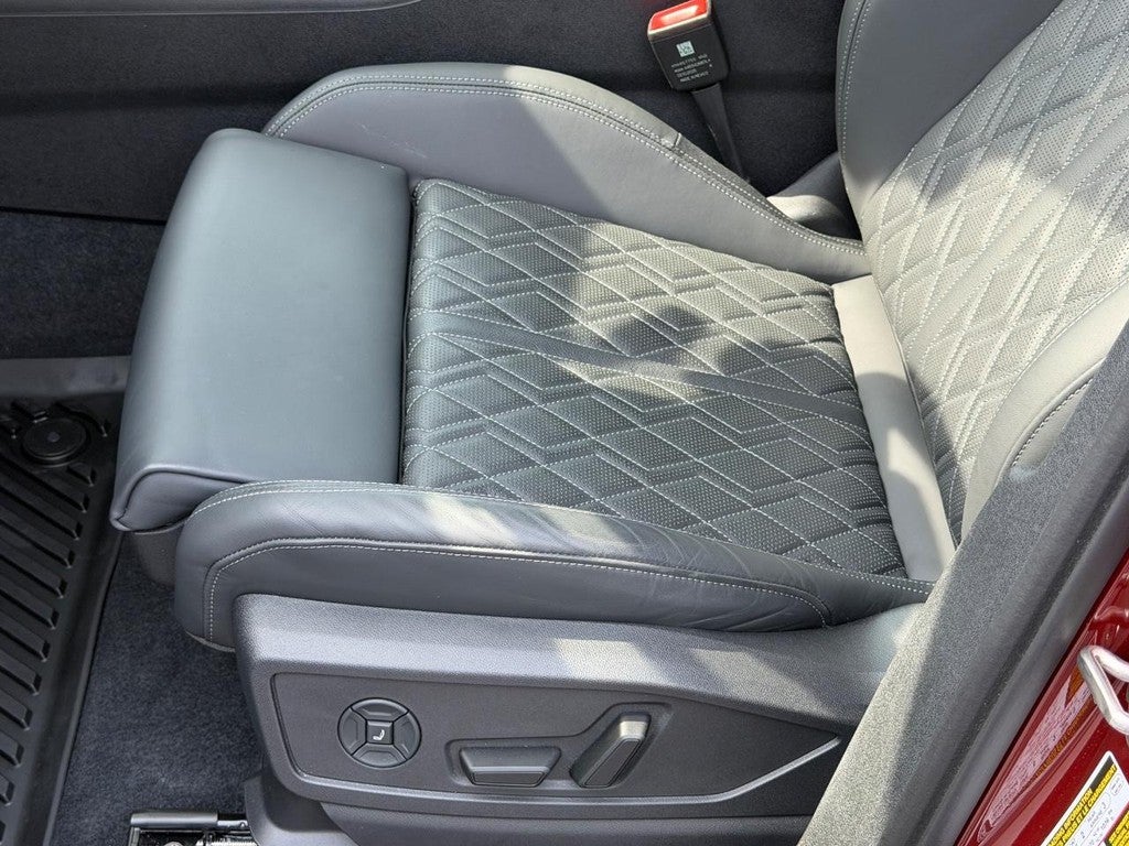 2025 Audi SQ5 Premium Plus 3.0 TFSI quattro