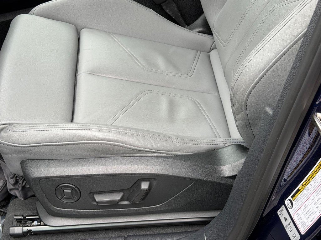 2023 Audi Q3 S line Premium Plus 45 TFSI quattro